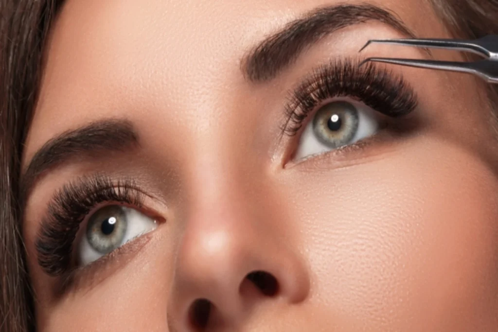 image-showing-Russian-Eyelash-Extensions